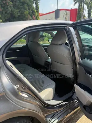 Toyota Camry SE FWD (2.5L 4cyl 8AM) 2018 Gray