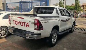 Toyota Hilux SR5 4x4 2019 White