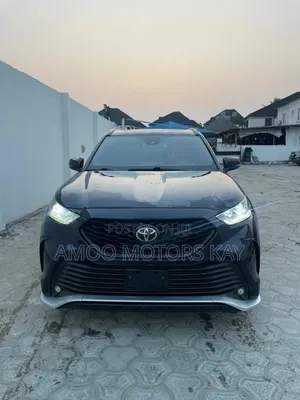 Toyota Highlander XSE 2021 Blue