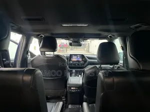Toyota Highlander XSE 2021 Blue