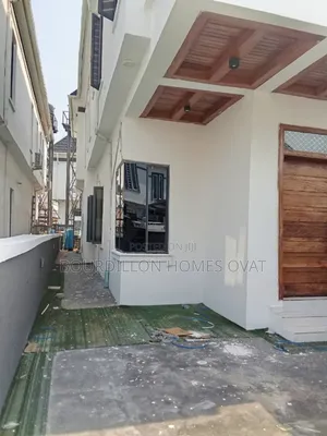 4bdrm Duplex in Ikota Villa Estate for rent