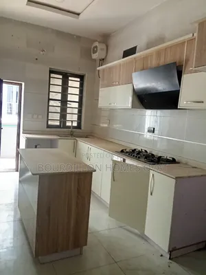 4bdrm Duplex in Ikota Villa Estate for rent