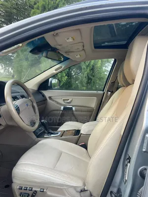 Volvo XC90 3.2 4dr SUV AWD (3.2L 6cyl 6A) 2011 Gray
