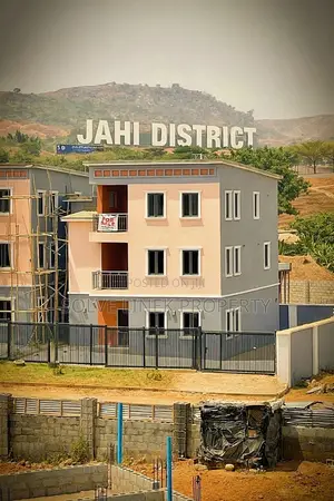 5bdrm Duplex in Jahi for sale