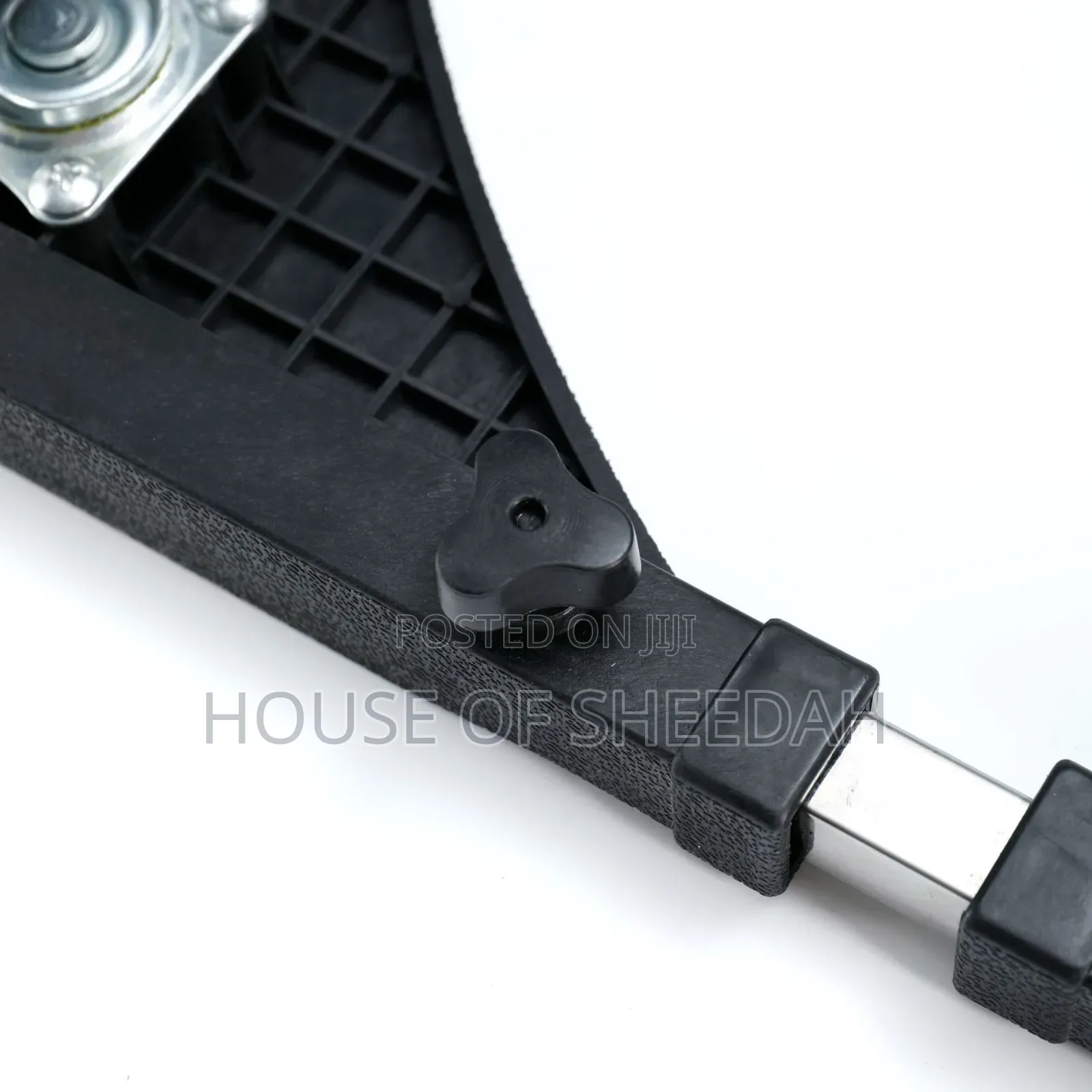 Adjustable and Movable Washing Machine/Fridge Base.