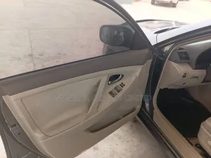 Toyota Camry LE 4dr Sedan (2.5L 4cyl 6AM) 2010 Gray