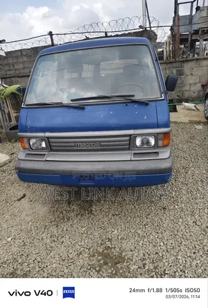 Mazda 323 1.6 2002 Blue