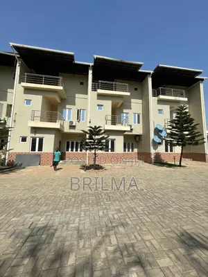 4bdrm Duplex in Life Camp for rent