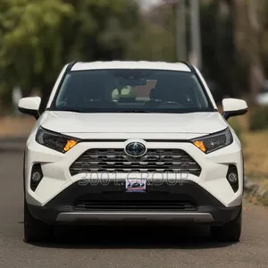 Toyota RAV4 2022 White