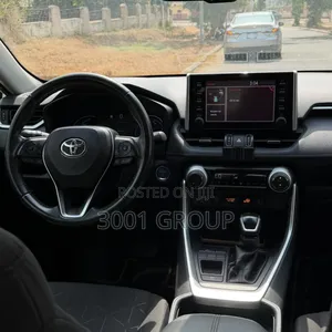 Toyota RAV4 2022 White