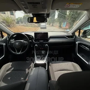Toyota RAV4 2022 White