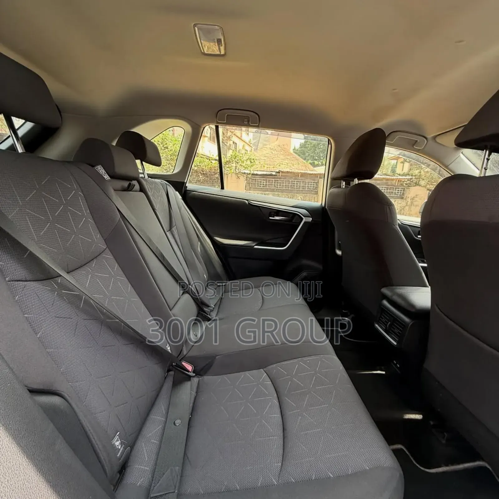 Toyota RAV4 2022 White
