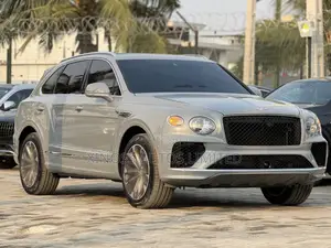 New Bentley Bentayga 2025 Gray