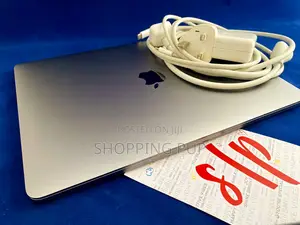 Laptop Apple MacBook Pro 2022 M2 16GB Apple M2 SSD 256GB