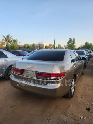 Honda Accord 2004 Gold