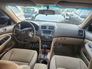 Honda Accord 2004 Gold