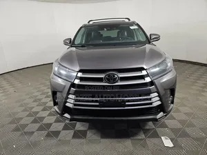 Toyota Highlander XLE 2019 Gray