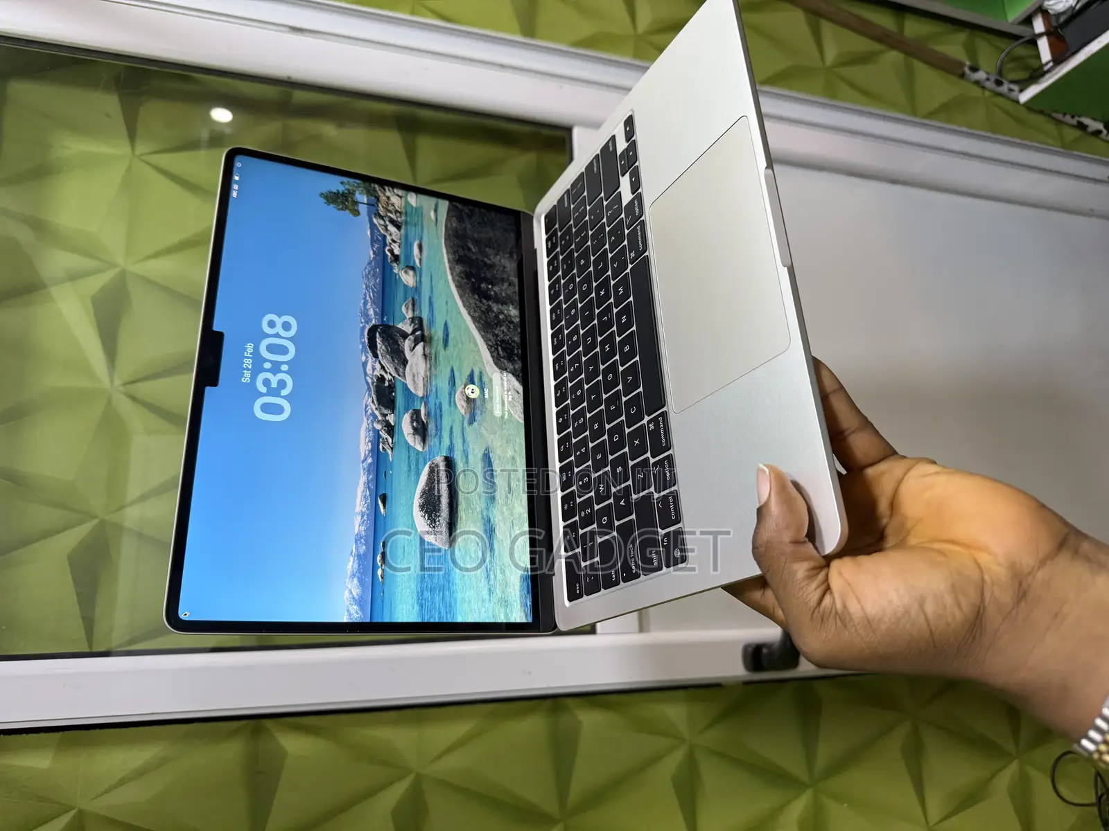 Laptop Apple MacBook Air 2022 M2 8GB Apple M2 SSD 256GB