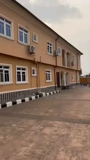 3bdrm Block of Flats in Amagba, Gra, Benin City for sale