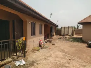 6bdrm Bungalow in Obafemi-Owode for sale