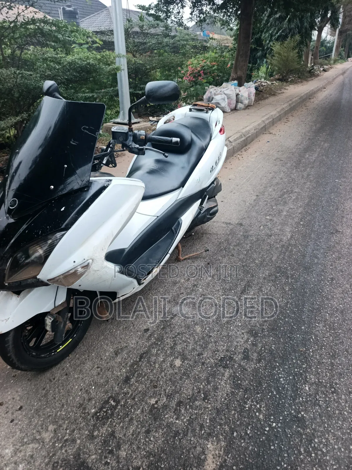 Yamaha Majesty 2012 White