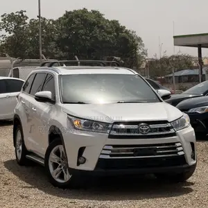 Toyota Highlander Limited 2019 White