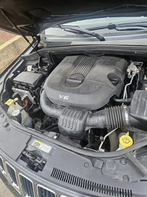 Jeep Cherokee Latitude 4dr SUV (2.4L 4cyl 9A) 2014 Gray