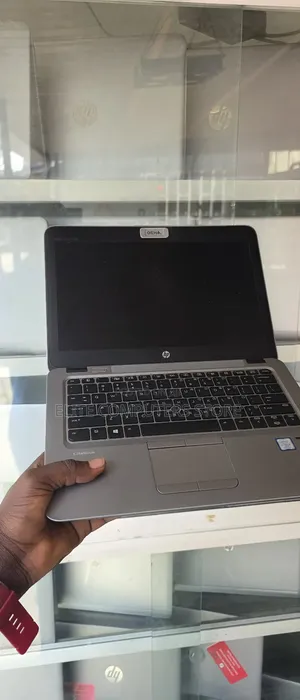 Laptop HP EliteBook 820 8GB Intel Core i5 SSD 256GB