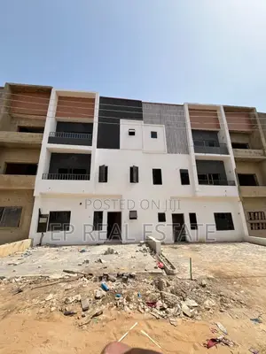 4bdrm Duplex in Dakwo District for sale