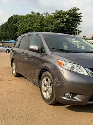 Toyota Sienna L FWD 7 Passenger 2013 Gray