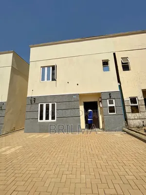 4bdrm Duplex in Life Camp for rent
