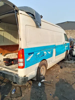 Toyota HiAce 2011 White