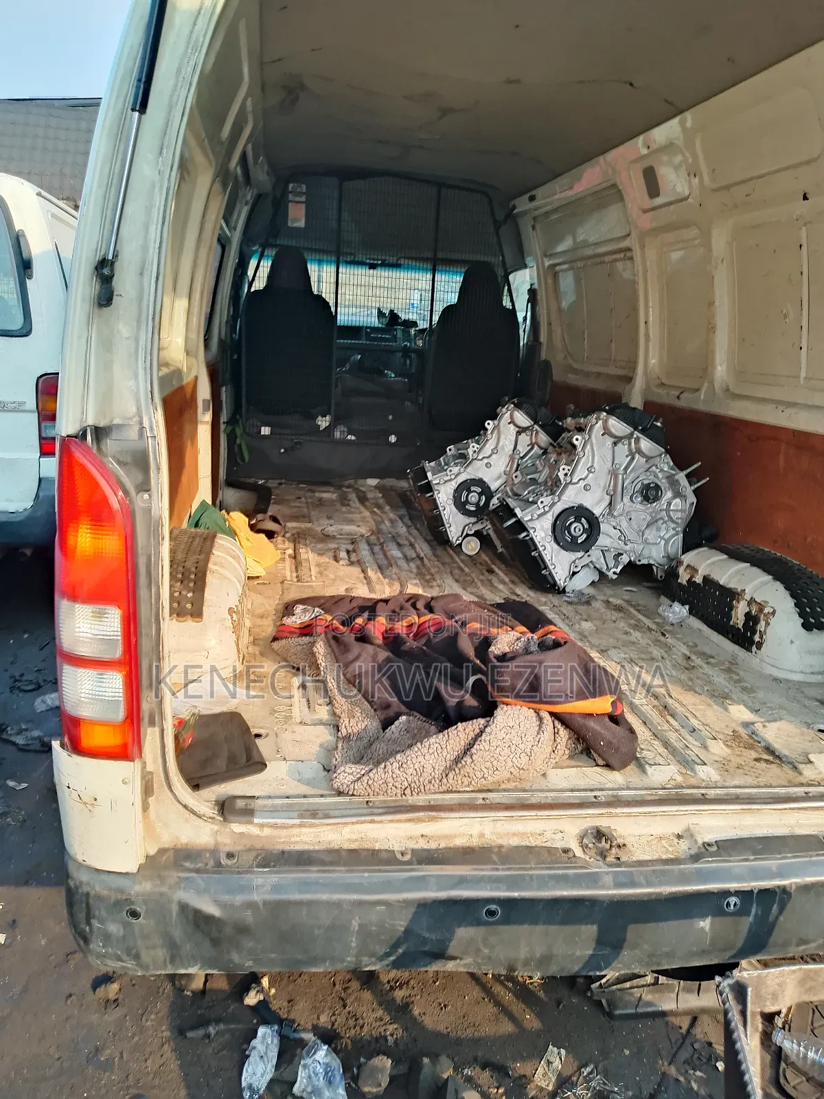 Toyota HiAce 2011 White