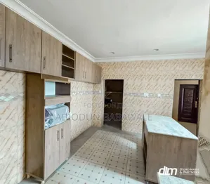 3bdrm Block of Flats in Jahi Gilmore for rent