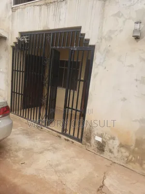 3bdrm Block of Flats in Oyeniyan Estate, Lagelu for rent
