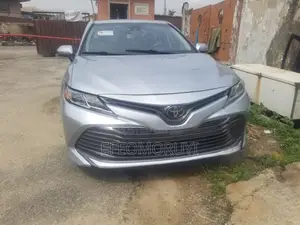 Toyota Camry LE FWD (2.5L 4cyl 8AM) 2018 Silver