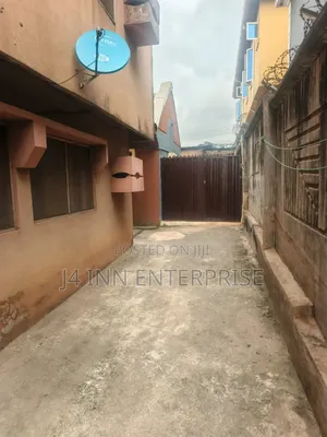 3bdrm Block of Flats in Ifako-Ijaiye for sale