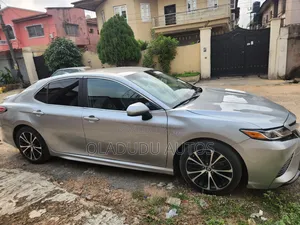 Toyota Camry 2019 Silver