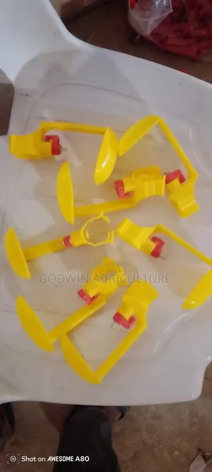 Yellow Nipple Drinkers With Cup (For Chicken)