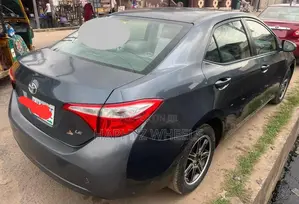 Toyota Corolla LE Plus 4dr Sedan (1.8L 4cyl CVT) 2015 Gray