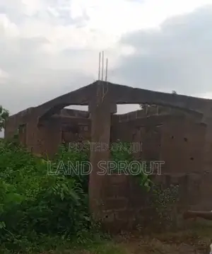 Lintel Level 3 Bedroom Building On A Plot Of Land