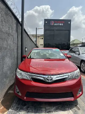 Toyota Camry LE 4dr Sedan (2.5L 4cyl 6A) 2012 Red