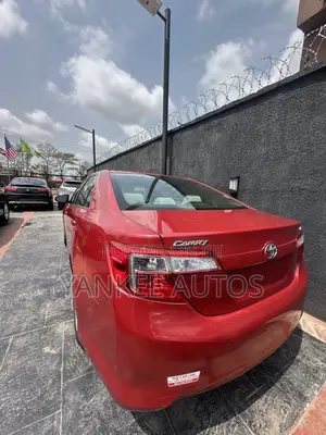 Toyota Camry LE 4dr Sedan (2.5L 4cyl 6A) 2012 Red