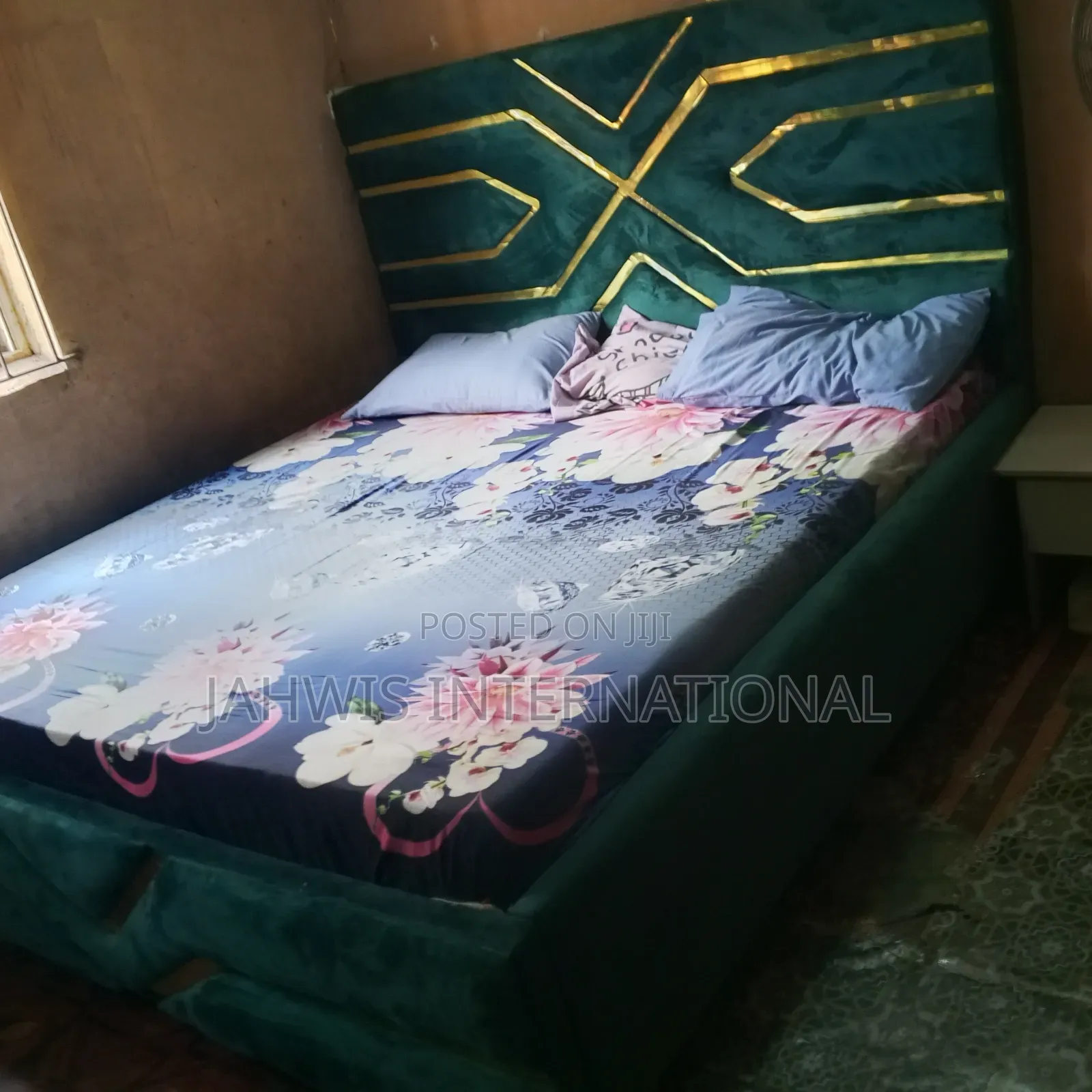 Beautiful Newly Built 6by6ft Bed Frame