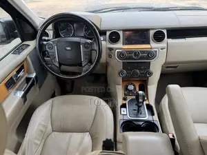 Land Rover Discovery 2012 Black