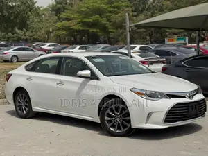 Toyota Avalon XLE Plus Sedan FWD (3.5L 6cyl 6A) 2017 White