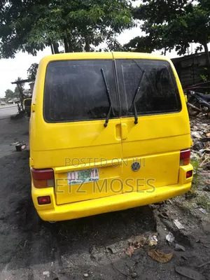 Volkswagen Transporter 2000 Yellow
