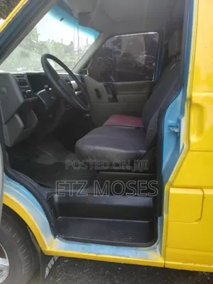 Volkswagen Transporter 2000 Yellow