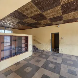 4bdrm Bungalow in Old Ife Road, Egbeda / Egbeda for sale