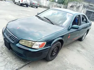 Toyota Camry CE 4dr Sedan (2.2L 4cyl 4A) 2000 Green
